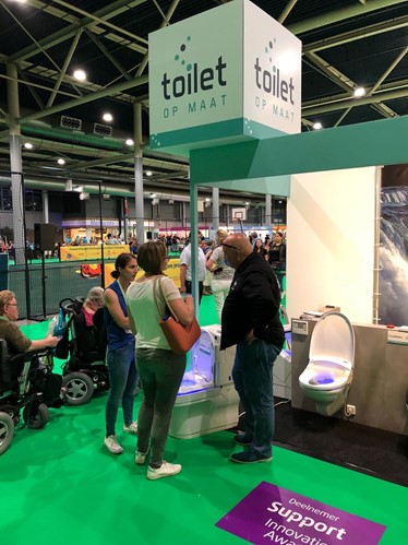 Gespecialiseerd in toiletoplossingen voor mensen die moeite hebben met reiniging na toiletgebruik Zorgtoilet Closomat Obesitas groter toilet spierziekte