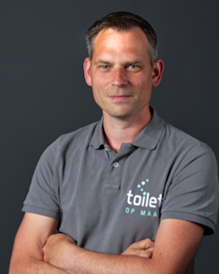 Niels Hollenberg technisch specialist Toilet Op Maat TOM toiletoplossingen voor mensen met een beperking tel 085-13019591